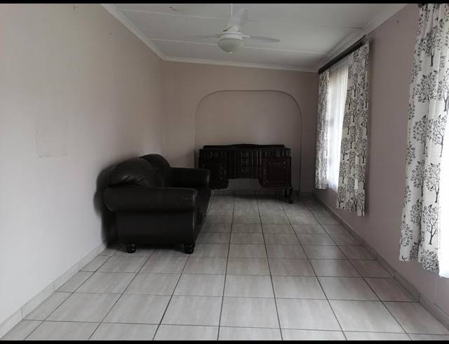 2 BEDROOM TOWNHOUSE FOR SALE IN ARBORETUM
